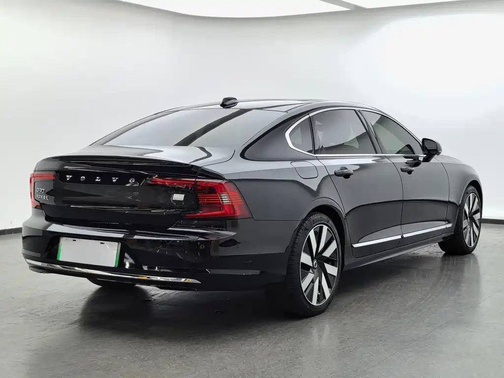 Volvo S90 PHEV 2024