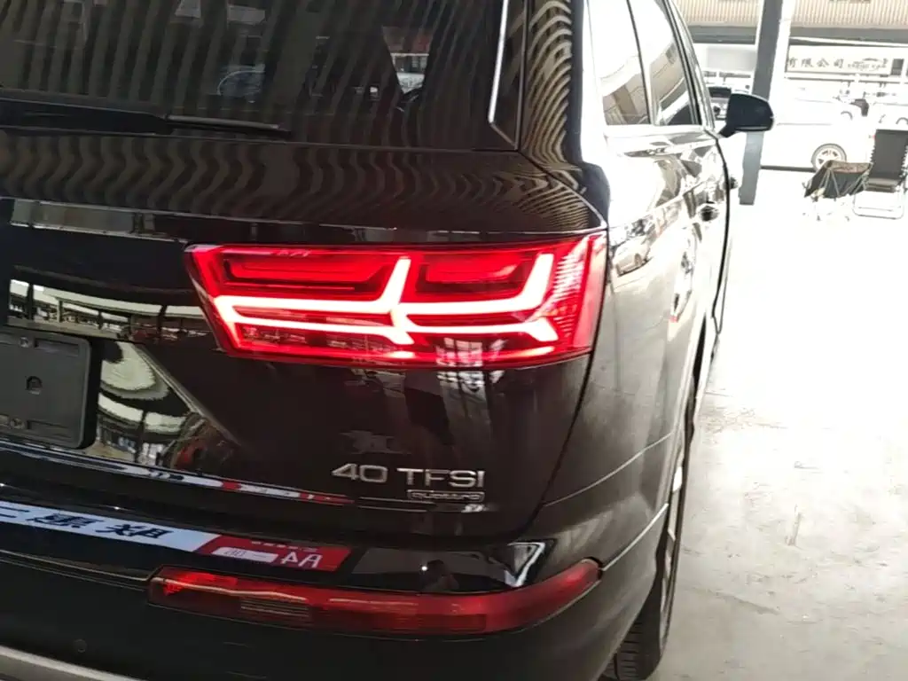 Audi Q7 2018 — фото 8