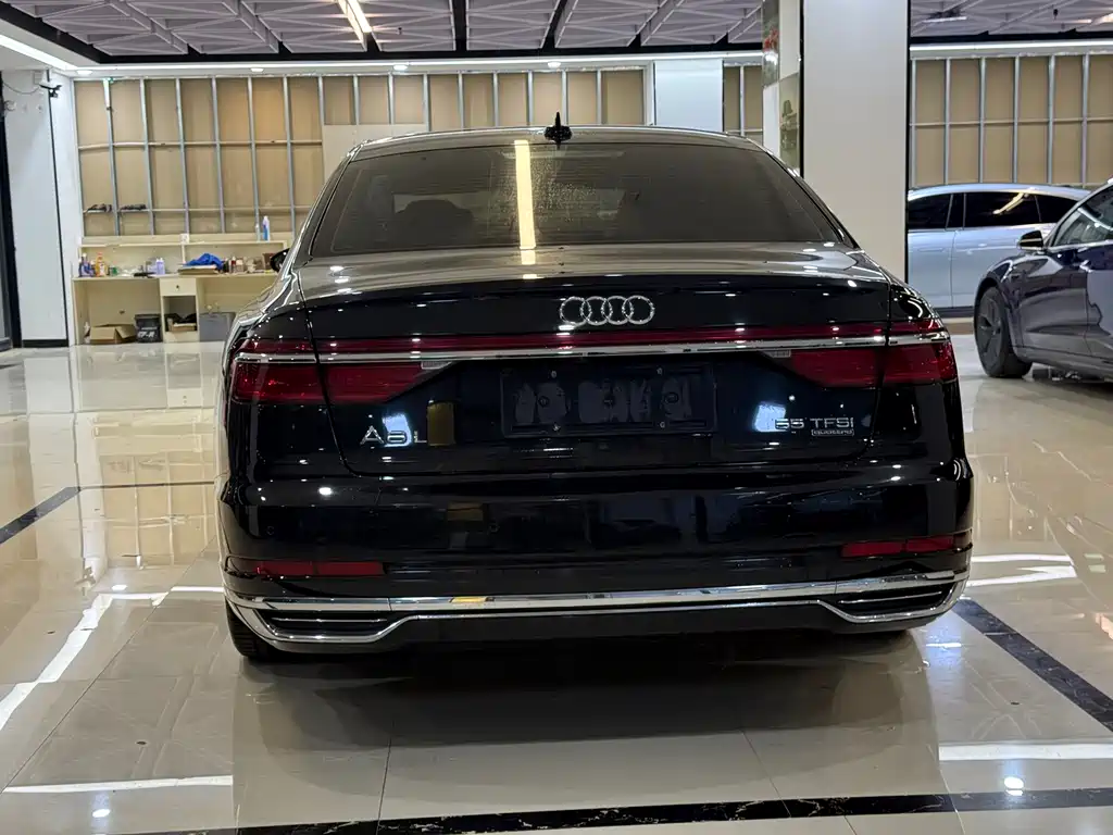 Audi A8 2018 — фото 5