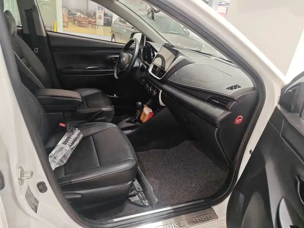 Toyota Yaris L 2018 — фото 21