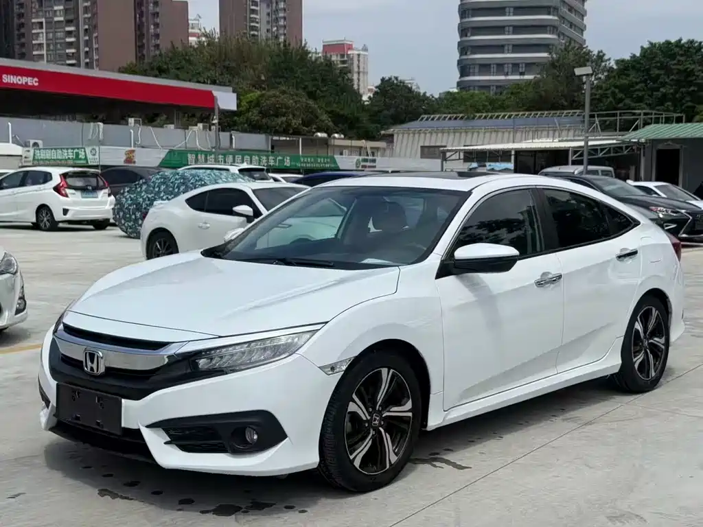 Honda Civic 2018 — фото 1
