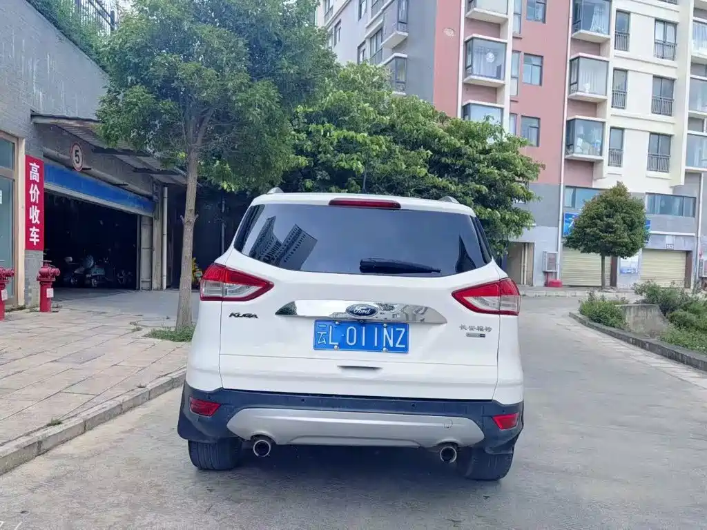 Ford Kuga 2015 — фото 8
