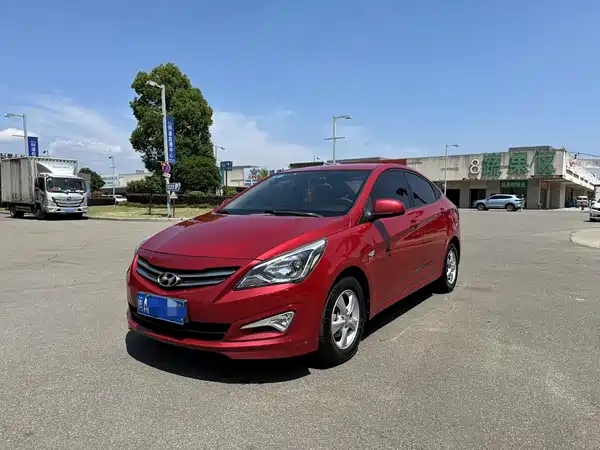 Hyundai Accent 2015