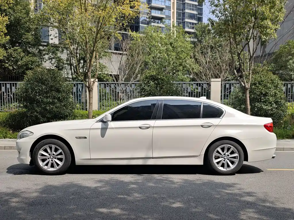 BMW 5 Series 2012 — фото 2