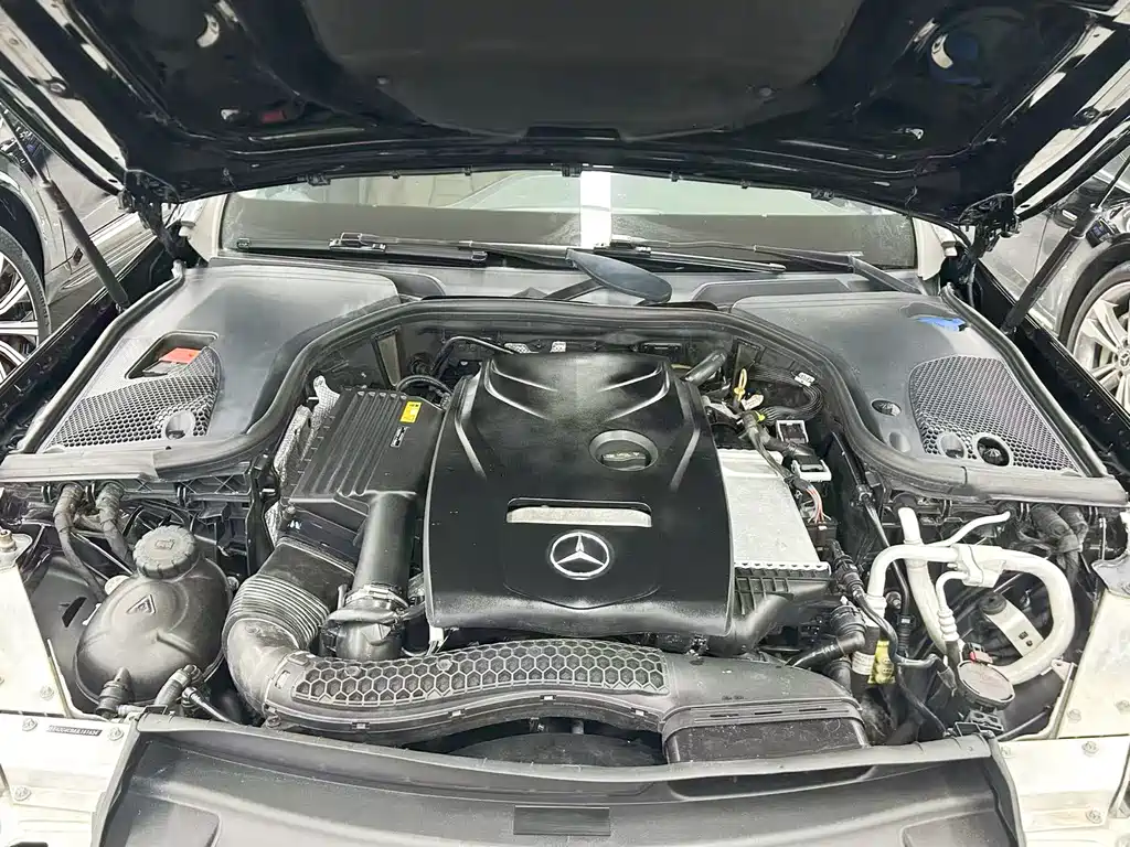 Mercedes-Benz E-Class 2018 — фото 24