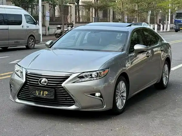Lexus ES 2016