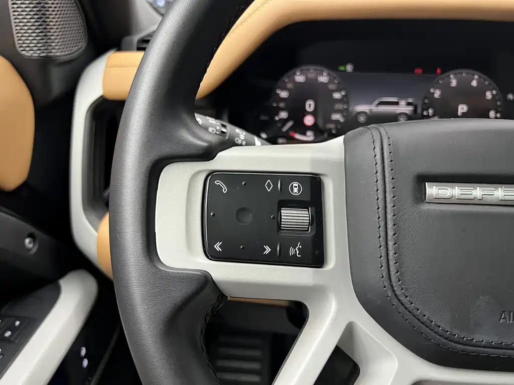 Land Rover Defender 2024 — фото 18