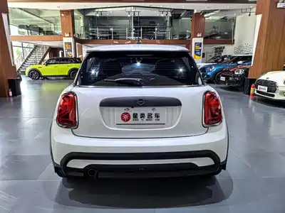 MINI MINI 2023