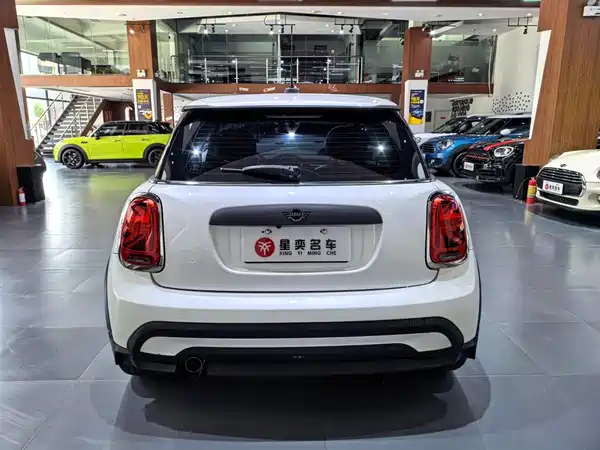 MINI MINI 2023