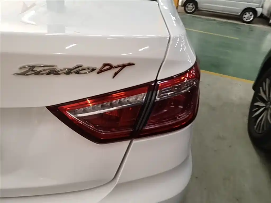 Changan Eado DT 2018 — фото 8