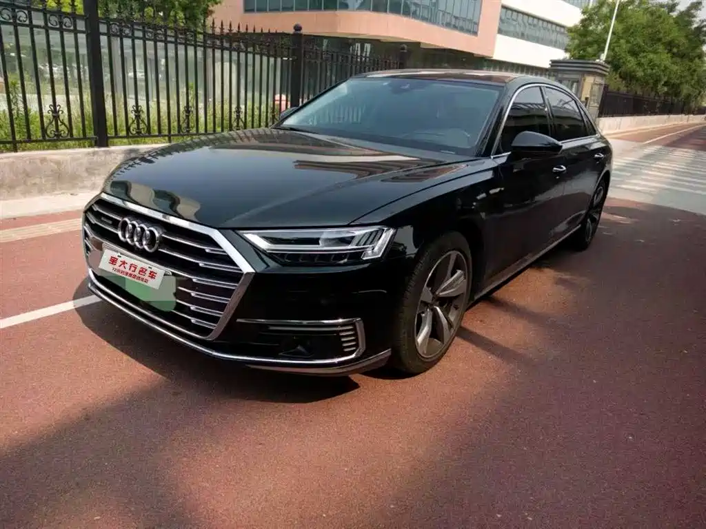 Audi A8 New Energy 2022 — фото 1