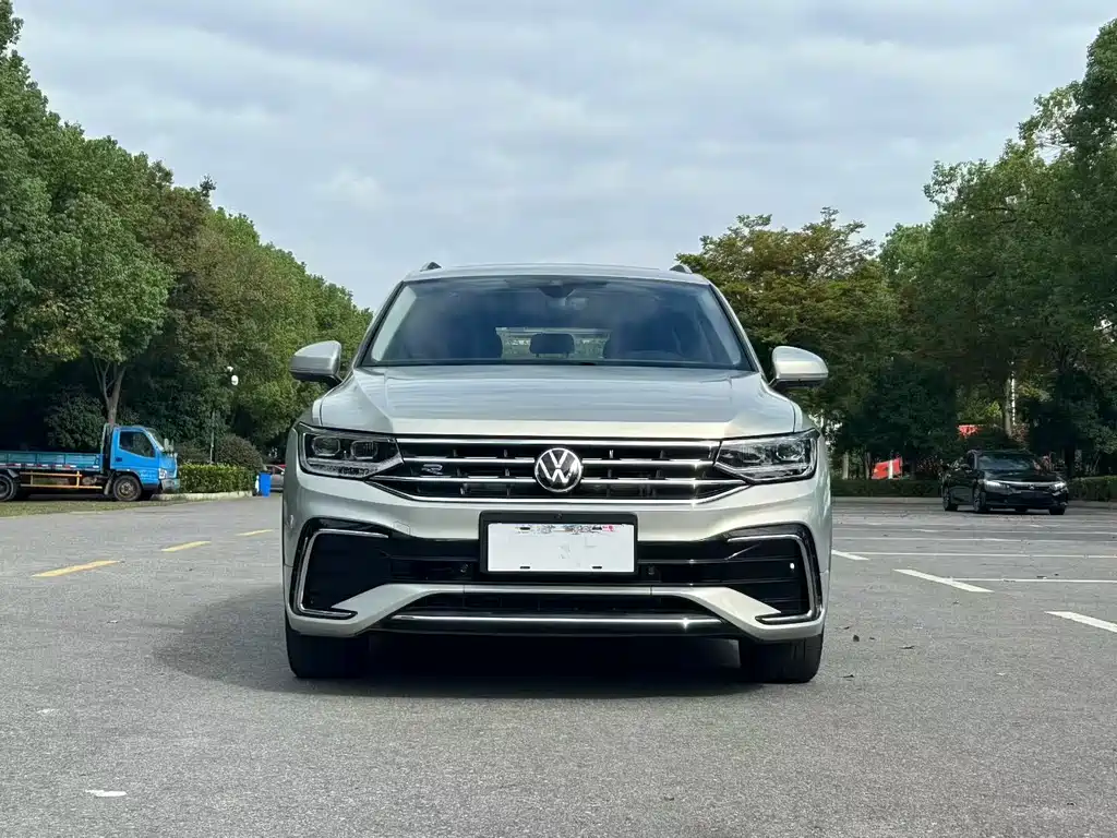 Volkswagen Tiguan L 2022 — фото 2