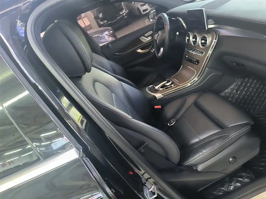 Mercedes-Benz GLC 2018 — фото 25
