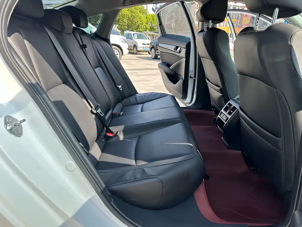 Honda Accord 2022 — фото 12