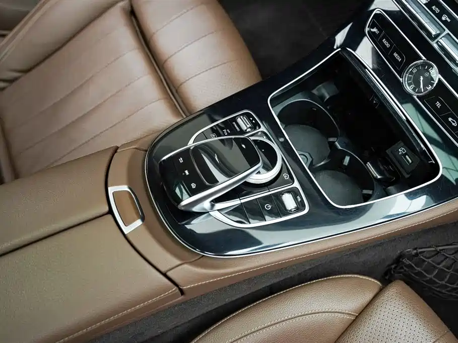 Mercedes-Benz E-Class 2016 — фото 10