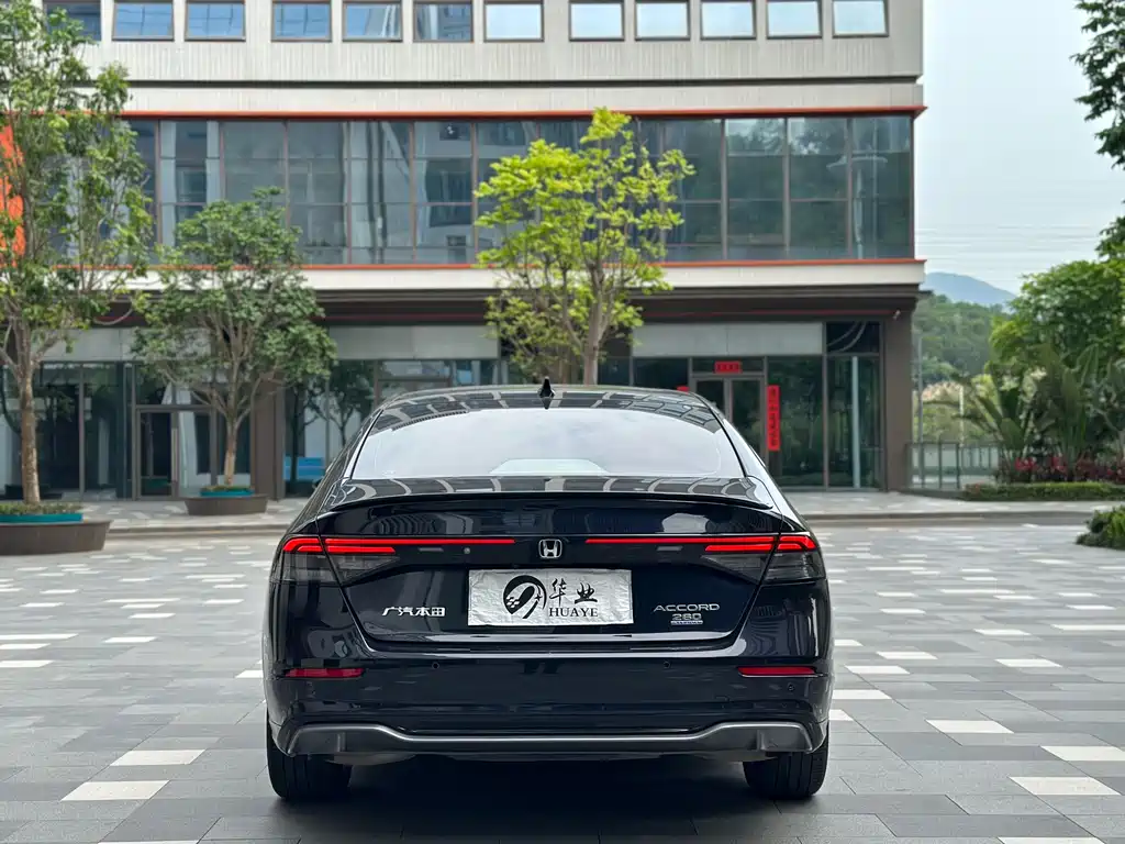 Honda Accord 2023 — фото 10
