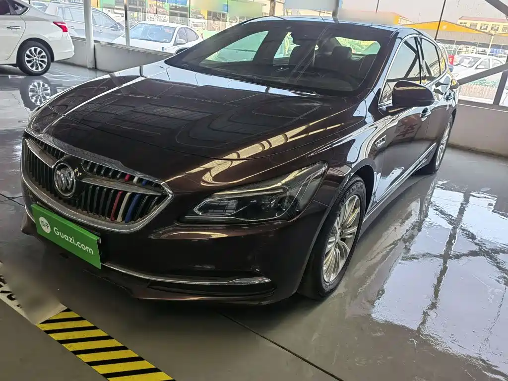 Buick LaCrosse 2018 — фото 1