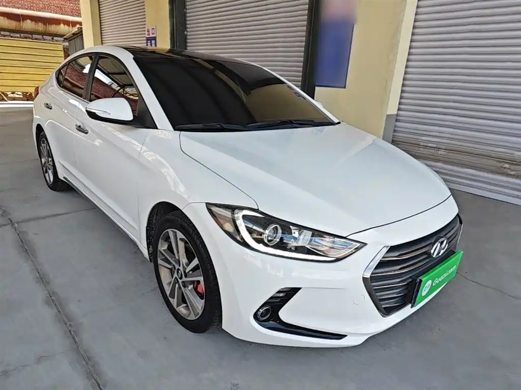 Hyundai Elantra 2018 — фото 4