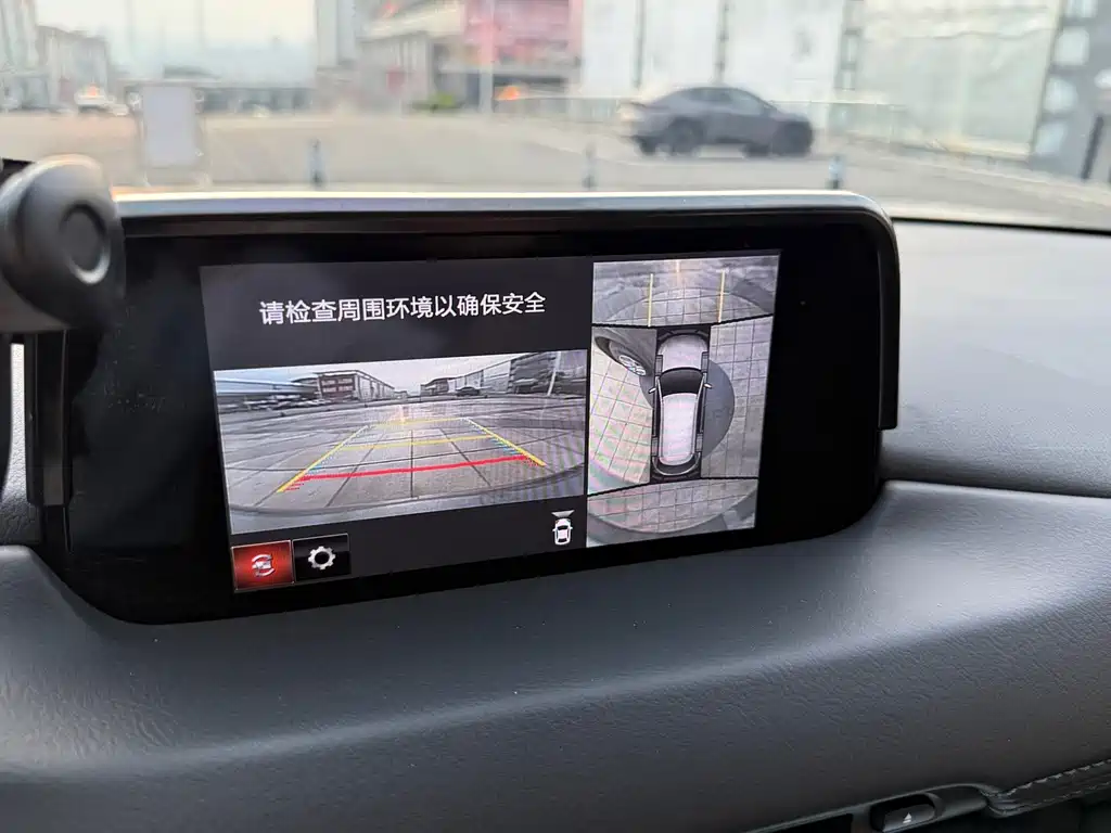 Mazda CX-8 2023 — фото 14