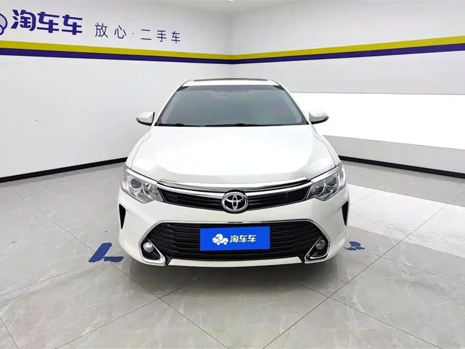 Toyota Camry 2017 — фото 2