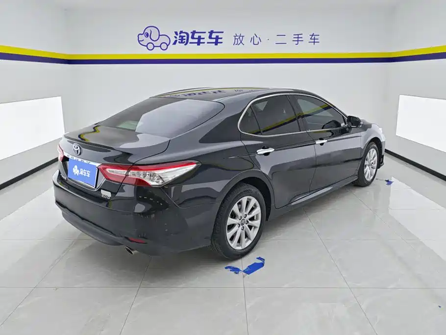 Toyota Camry 2021 — фото 3