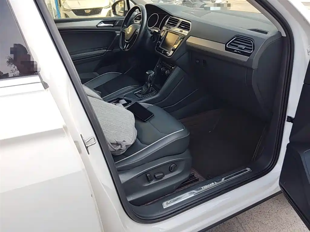 Volkswagen Tiguan L 2018 — фото 20