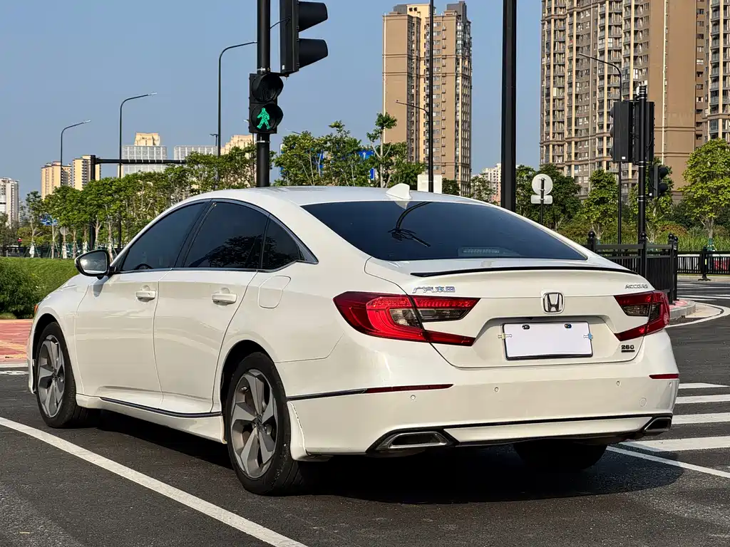 Honda Accord 2019 — фото 12