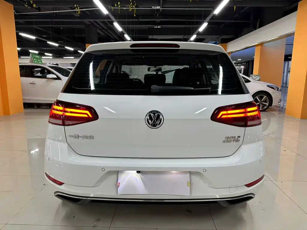 Volkswagen Golf 2018 — фото 9