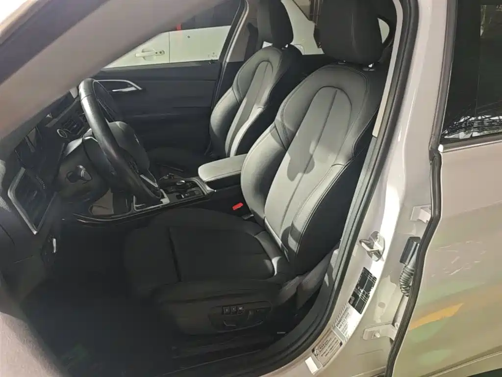 BMW 1 Series 2018 — фото 15