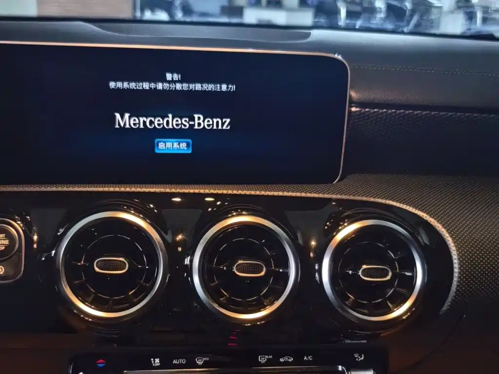 Mercedes-Benz A-Class 2019 — фото 11