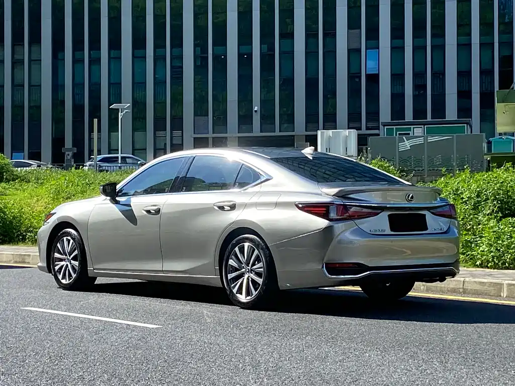 Lexus ES 2021 — фото 5