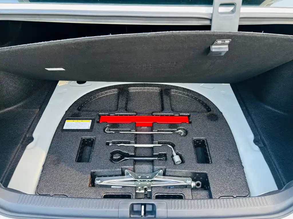 Toyota Camry 2021 — фото 18