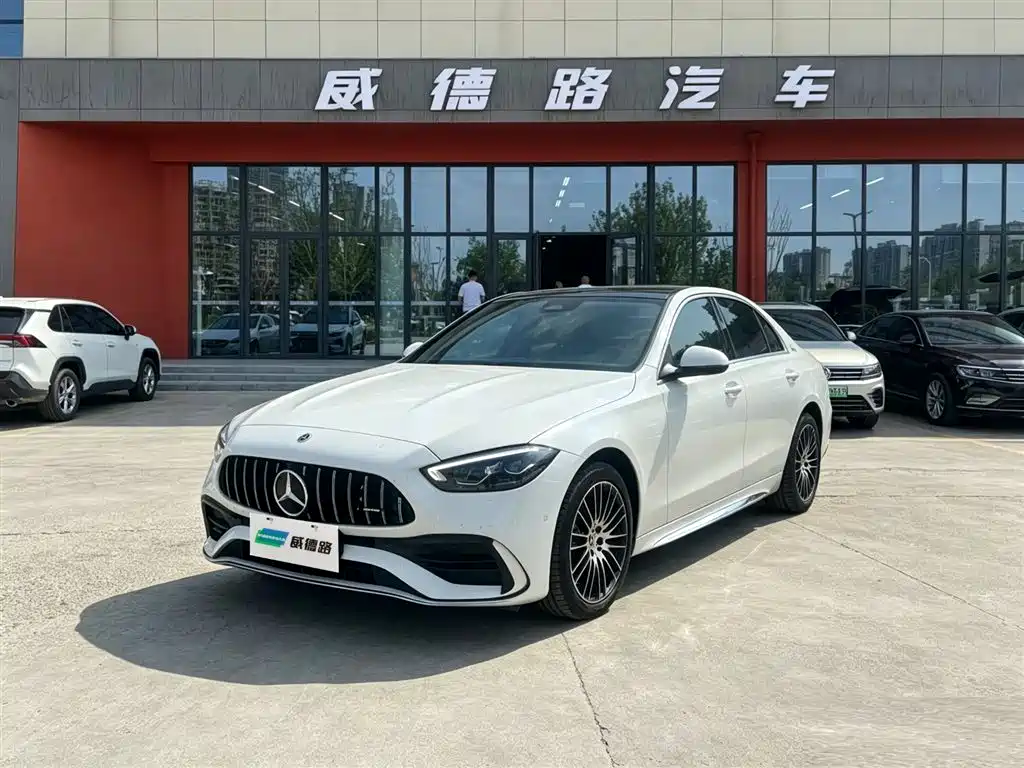 Mercedes-Benz C-Class 2024