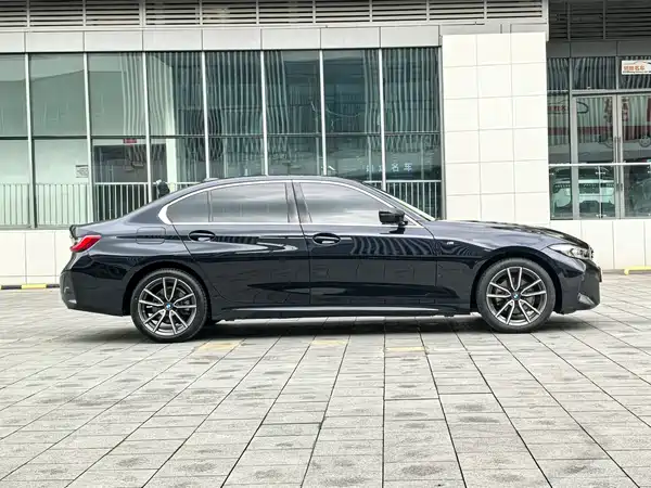 BMW 3 Series 2025