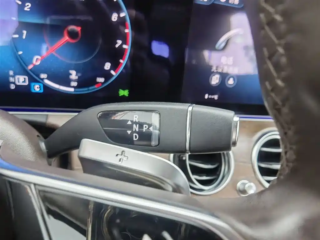 Mercedes-Benz E-Class 2023 — фото 13