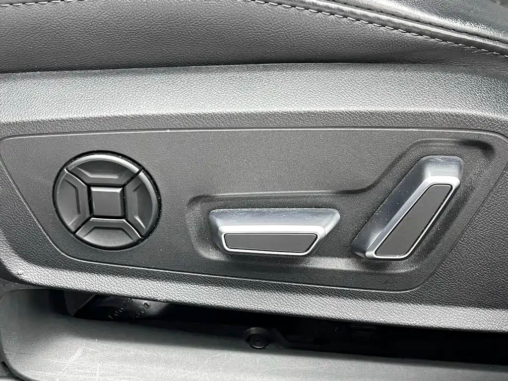 Audi A6L 2023 — фото 18