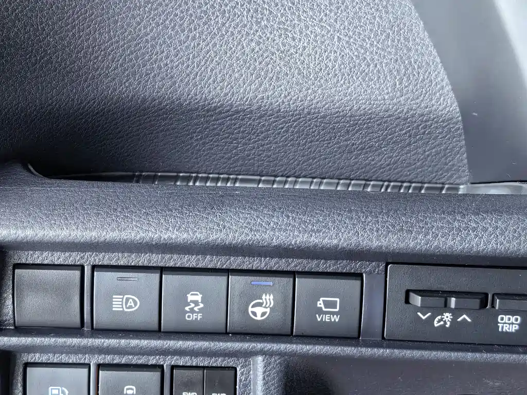 Toyota Granvia 2023 — фото 10