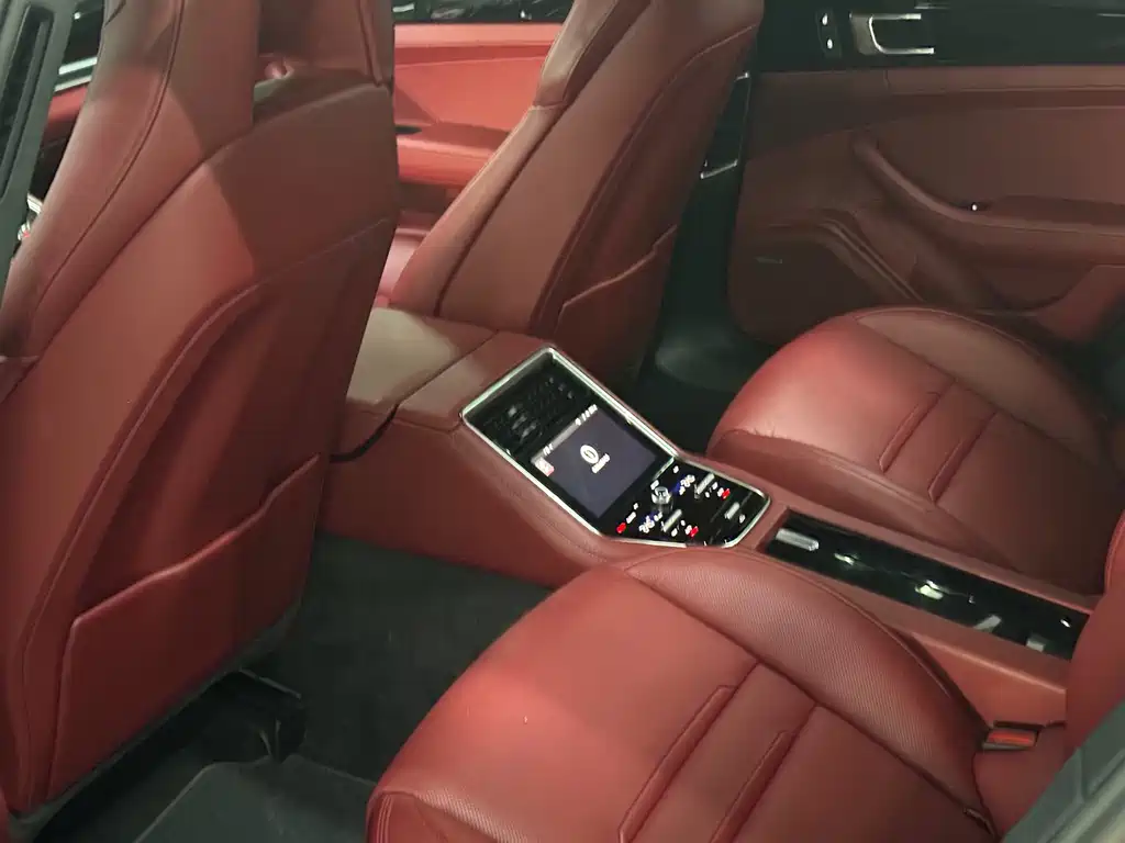 Porsche Panamera 2022