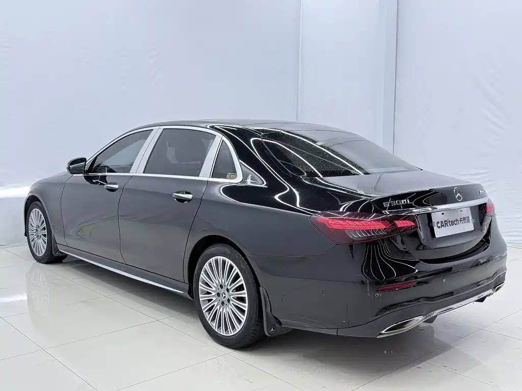 Mercedes-Benz E-Class 2022 — фото 10