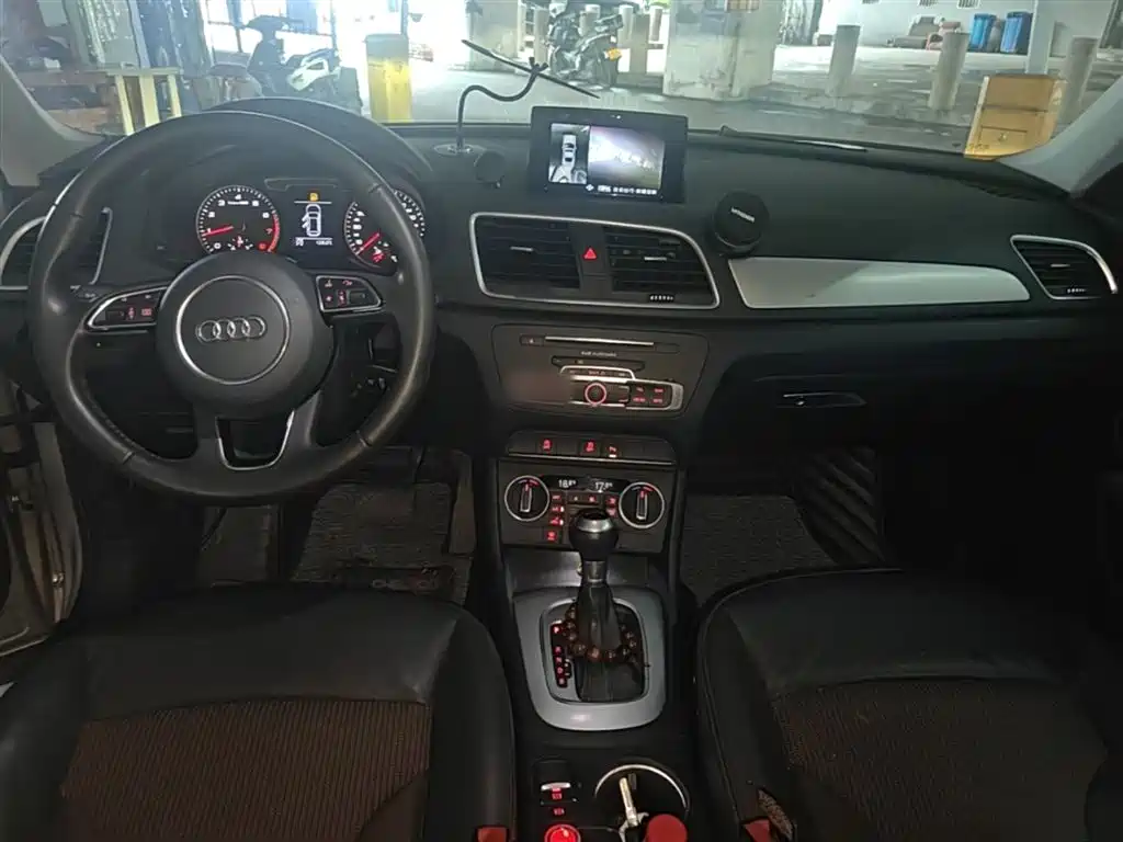 Audi Q3 2019 — фото 10