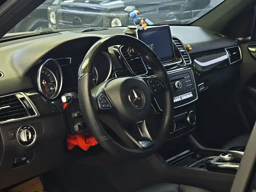 Mercedes-Benz GLE 2017 — фото 4