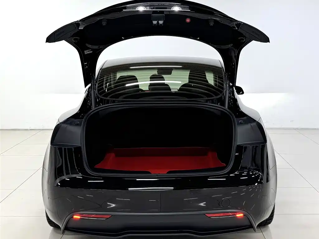 Tesla Model 3 2026 — фото 5