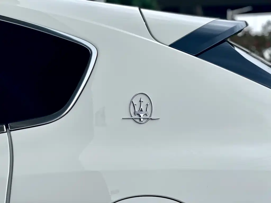 Maserati Levante 2021 — фото 34