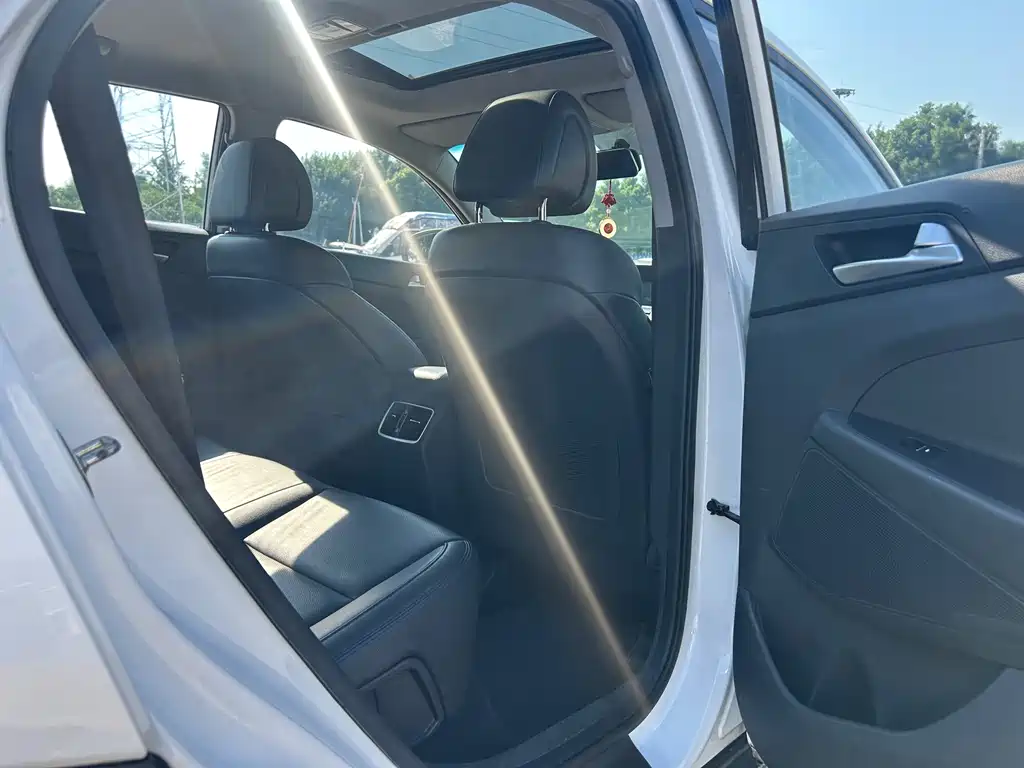 Hyundai Tucson 2017 — фото 19