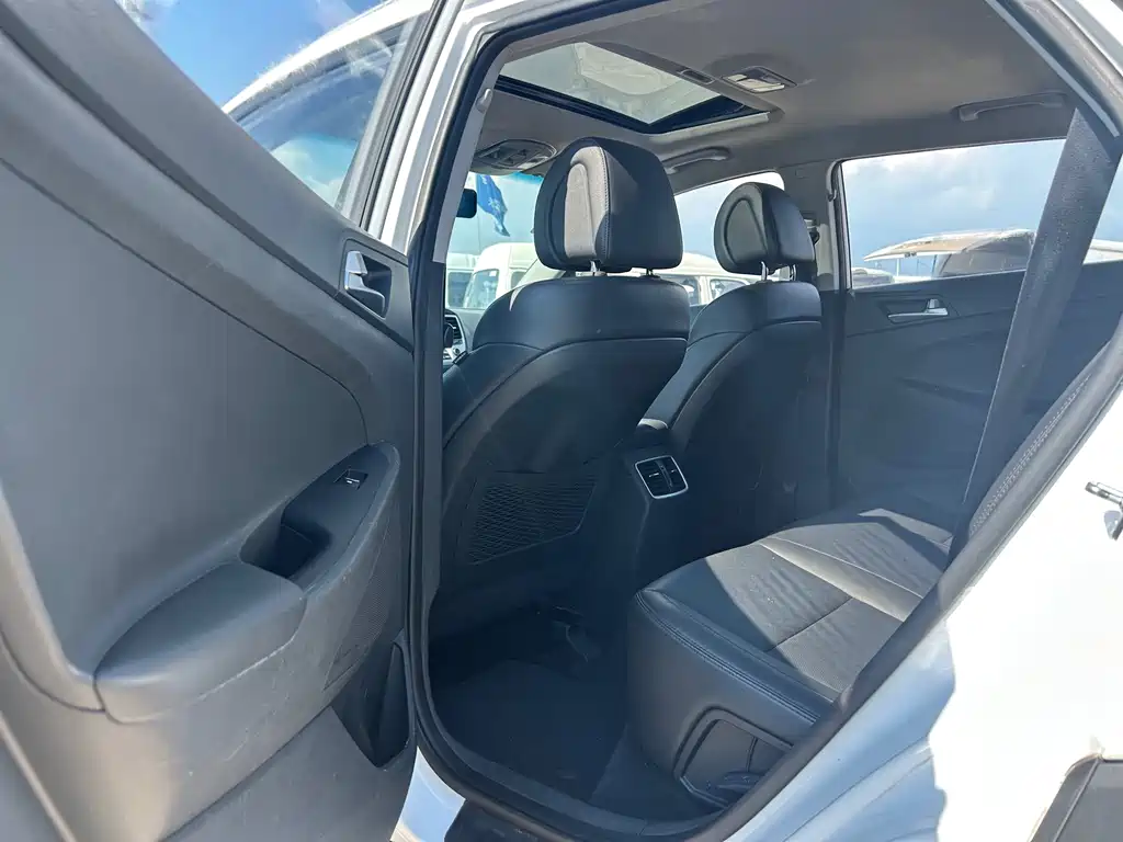 Hyundai Tucson 2017 — фото 12