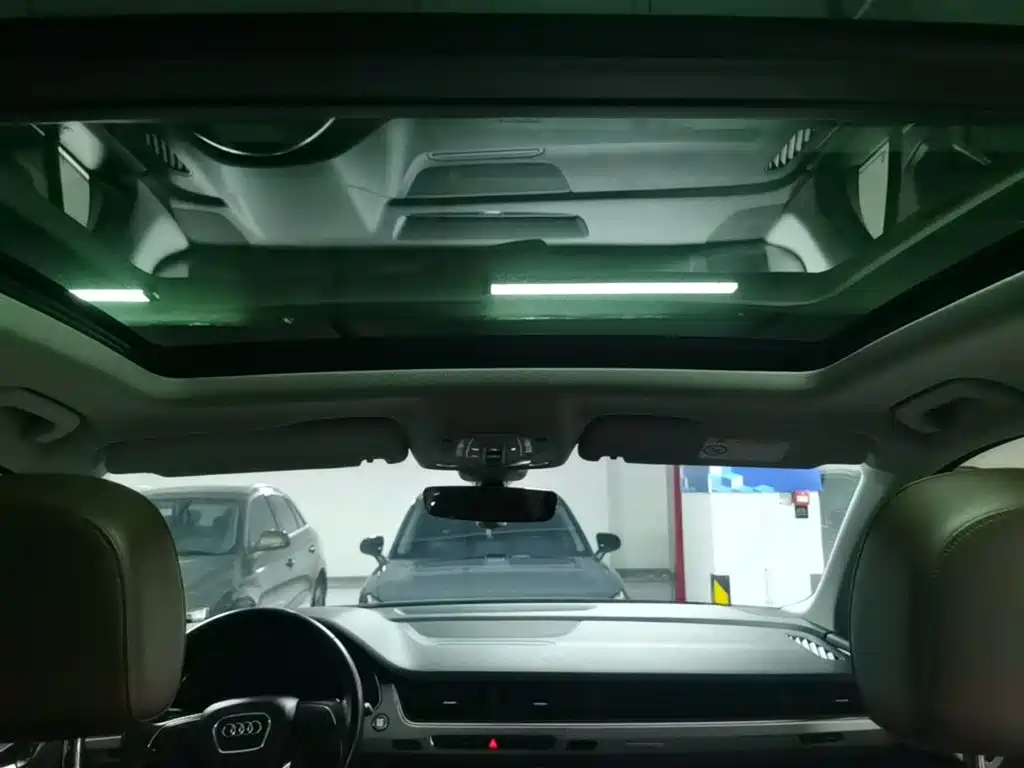 Audi Q7 2018 — фото 25