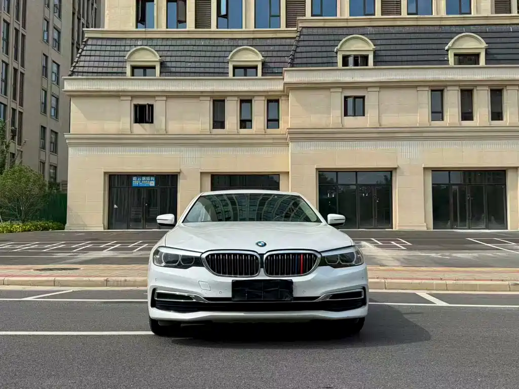 BMW 5 Series 2019 — фото 2