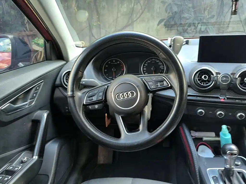 Audi Q2L 2019