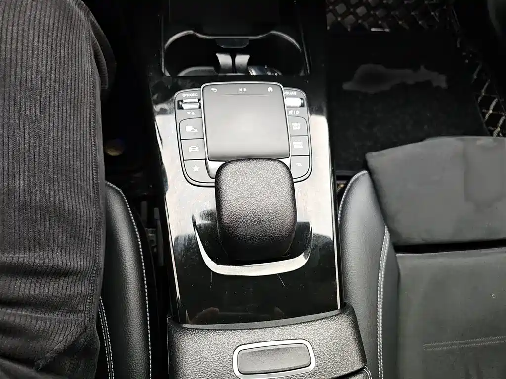 Mercedes-Benz A-Class 2021 — фото 17