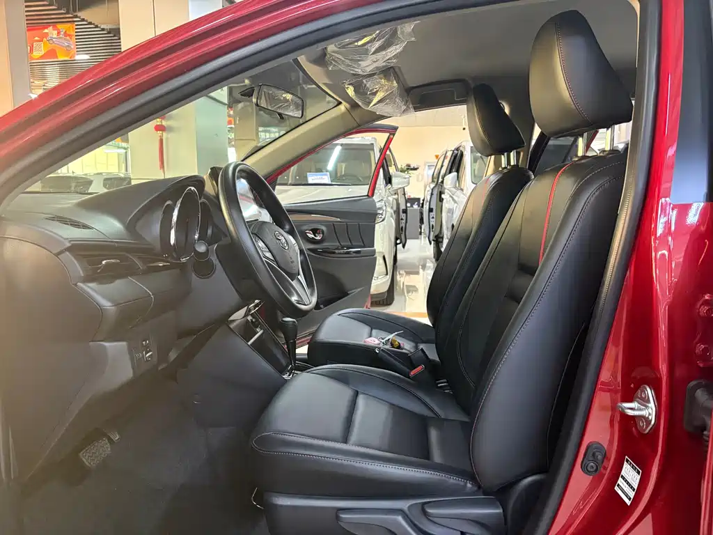 Toyota Yaris L 2023
